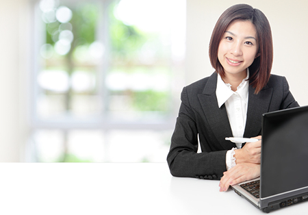 最伤眼的办公桌布置(图1)