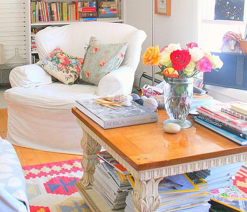 注意全客厅的色彩及明暗 客厅风水布局之宜(图1)