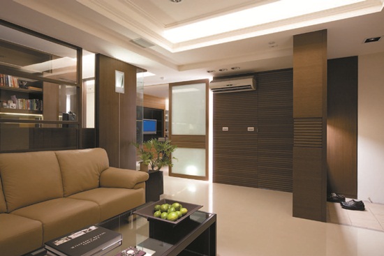 大门对着厕所风水(图1)