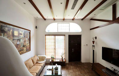 大门对着客厅的阳台风水(图1)