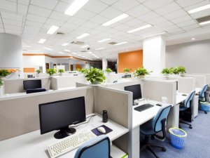 “电脑”高过“人脑”揭示办公风水的要命之处